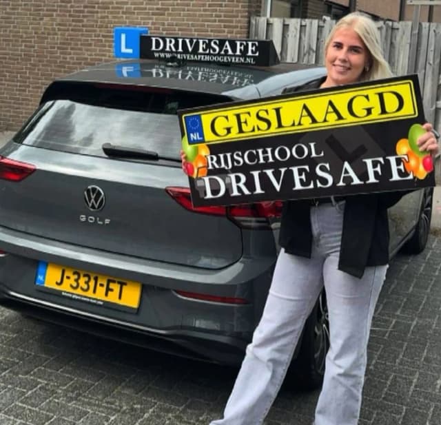 Een geslaagde leerling van DriveSafe Hoogeveen.